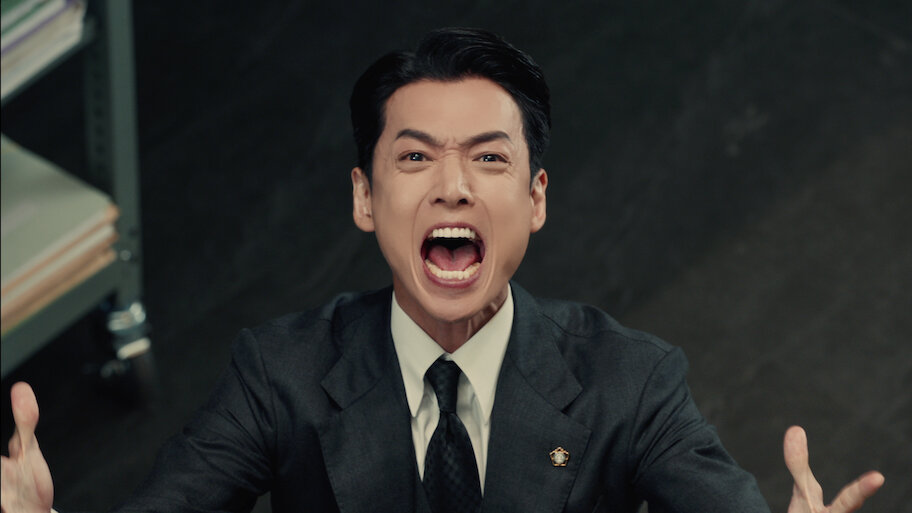 Poster oficial do drama sul-coreano Pro Bono destacando o ator Jung Kyung-ho com uma maçã vermelha em primeiro plano